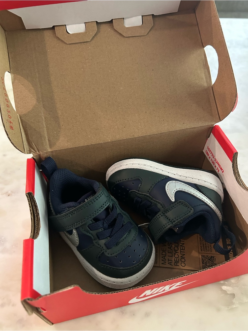 Nike Kids Navy & Dark Green Low-Top Sneaker with White Swoosh